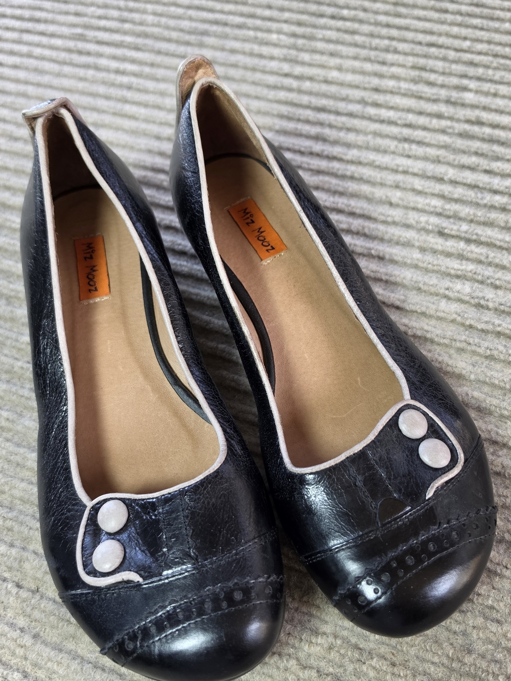 Miz Mooz Women’s Shoes Size 8.5 Black Leather Flats Retro Pinup Round Toe